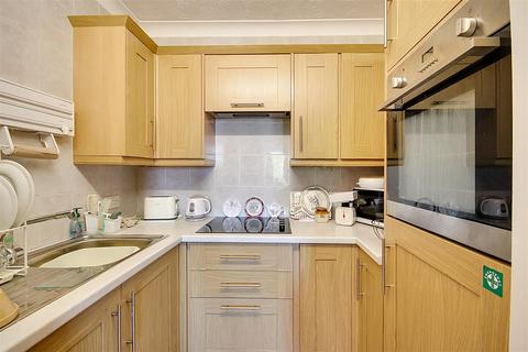 1 bedroom retirement property for sale, Homesteyne House, Broadwater, BN14
