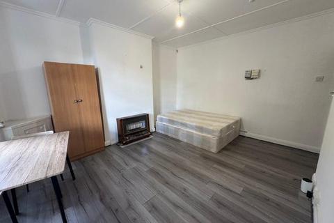 undefined, Cheam Road, Epsom