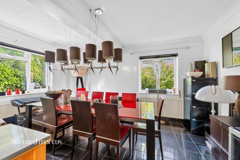4 bedroom detached house for sale, Blackthorne Road, Great Bookham, Leatherhead