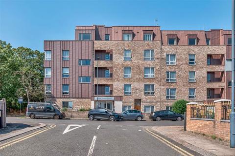 1 bedroom flat for sale, Coles Green Road, London NW2
