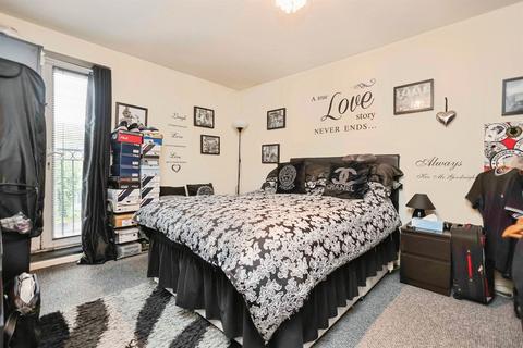 2 bedroom flat for sale, Bromford Road, Oldbury