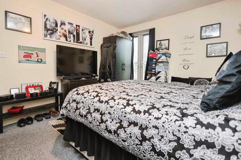 2 bedroom flat for sale, Bromford Road, Oldbury