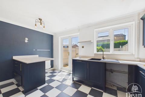 3 bedroom end of terrace house for sale, Laburnam Way, Chepstow NP16