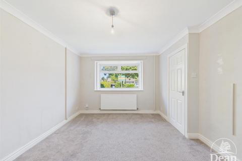 3 bedroom end of terrace house for sale, Laburnam Way, Chepstow NP16