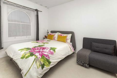 1 bedroom flat to rent, Bridle Close, Kingston Upon Thames KT1