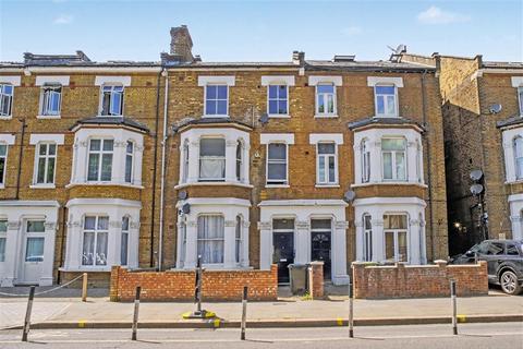 1 bedroom flat for sale, Wood Lane, London