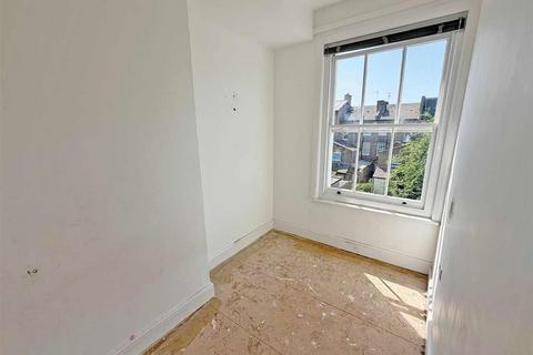 1 bedroom flat for sale, Wood Lane, London