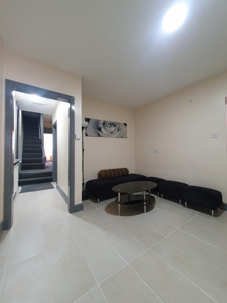Apartment in Cardiff, Plasnewydd, Roath - View 2