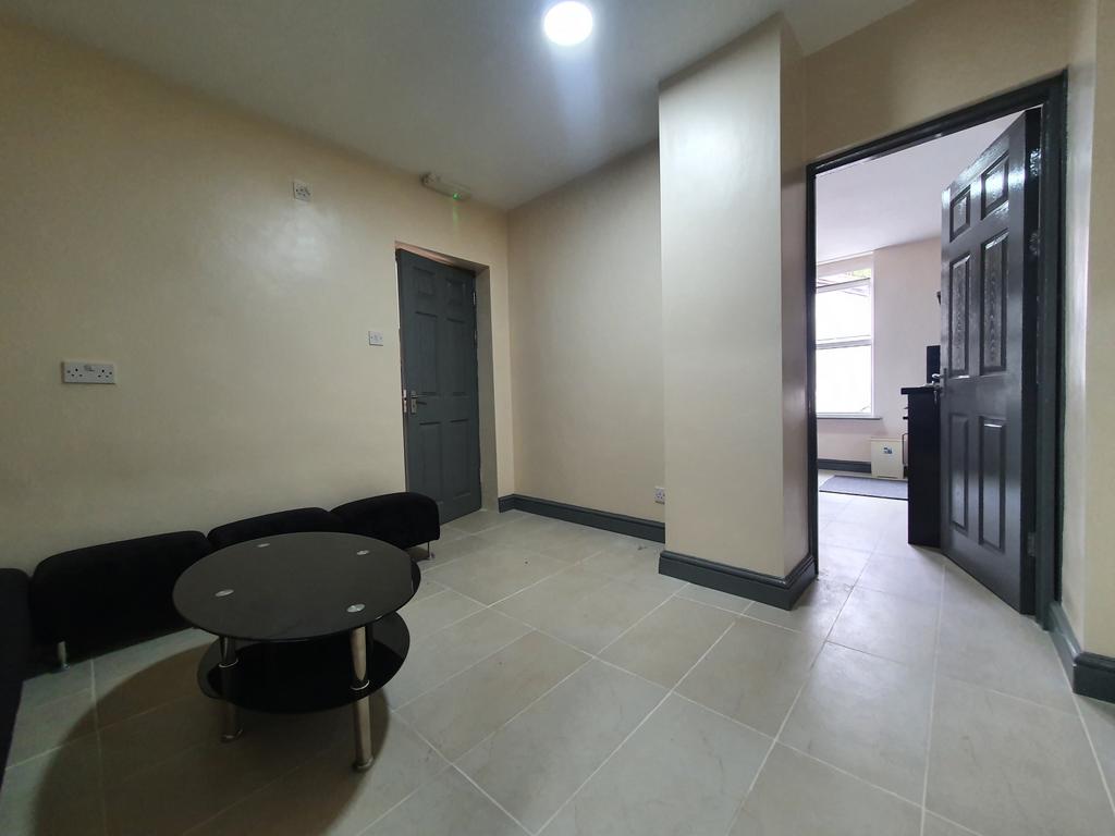 Apartment in Cardiff, Plasnewydd, Roath - View 3