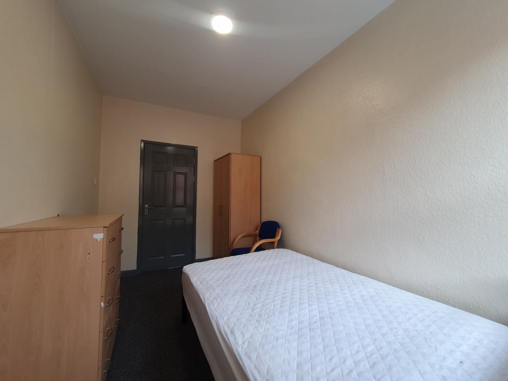 Apartment in Cardiff, Plasnewydd, Roath - View 5