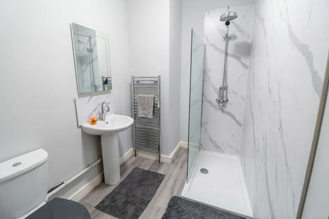 2 bedroom end of terrace house for sale, Railway Street, Glossop SK13