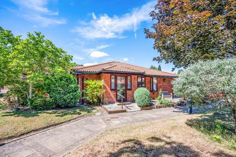 2 bedroom bungalow for sale, Oakmead Green, Epsom