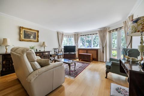 2 bedroom ground floor flat for sale, Crescent Road, Enfield