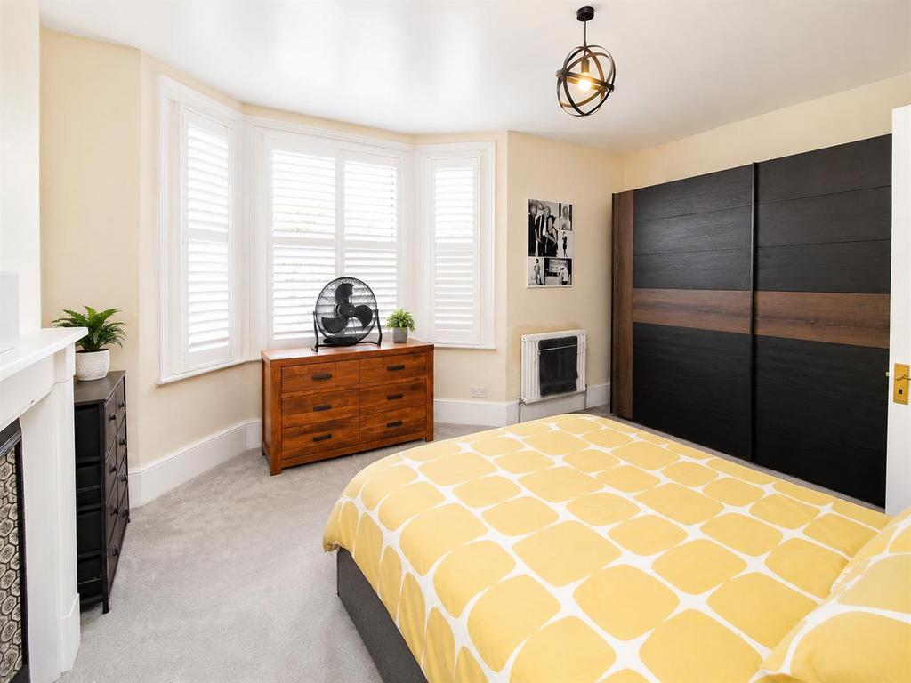 Bedroom, fireplace