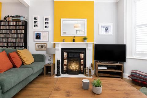 3 bedroom house for sale, Tate Road, Sutton