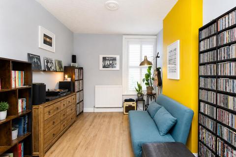 3 bedroom house for sale, Tate Road, Sutton