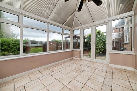 4 bedroom detached house for sale, Barleigh Road, Hull
