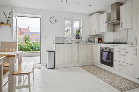 2 bedroom house to rent, Reed Place, Harpole, NN7