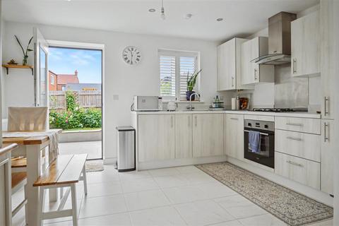 2 bedroom house to rent, Reed Place, Harpole, NN7
