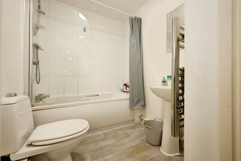 1 bedroom flat for sale, Walsingham Close, Bedford, Bedfordshire, MK42