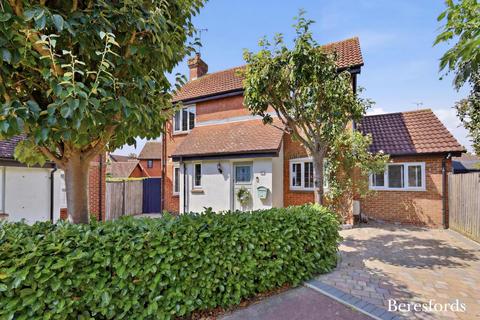 3 bedroom detached house for sale, Larch Close, Steeple View, SS15