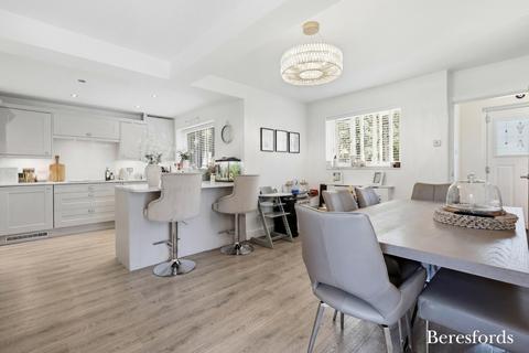 3 bedroom detached house for sale, Larch Close, Steeple View, SS15