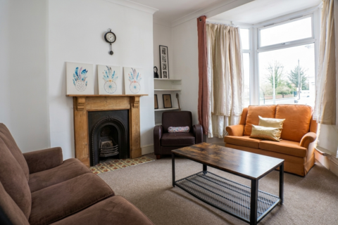 4 bedroom terraced house to rent, Rhondda Street, Swansea