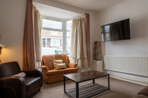 4 bedroom terraced house to rent, Rhondda Street, Swansea