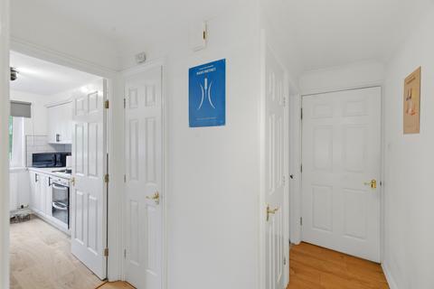 undefined, Flat 2, 3 Carnbane Drive, Broughty Ferry, DD5 3TW