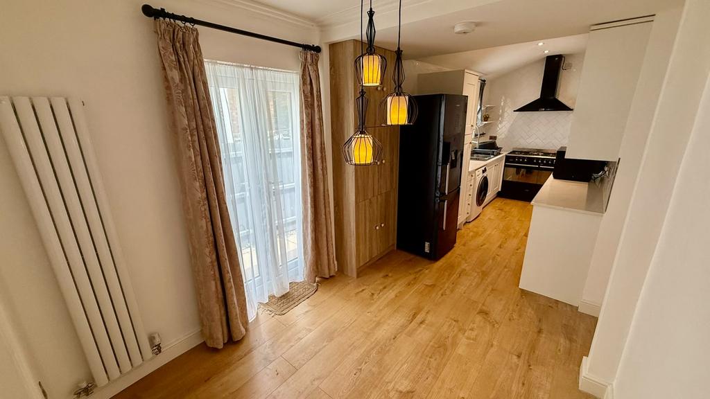 Kingswood Road, Birmingham, B13 – další