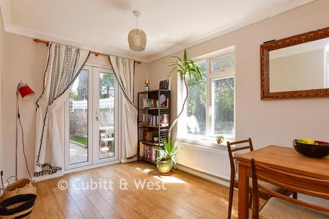 3 bedroom end of terrace house for sale, Springfield Gardens, Worthing BN13