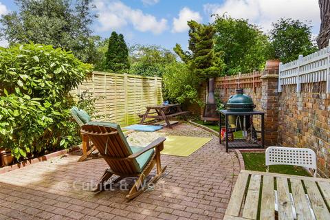 3 bedroom end of terrace house for sale, Springfield Gardens, Worthing BN13