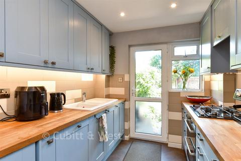 3 bedroom end of terrace house for sale, Springfield Gardens, Worthing BN13