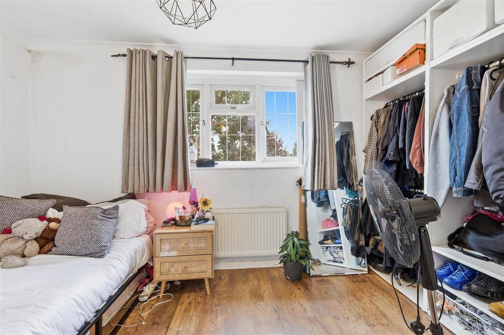 Walk-in wardrobe