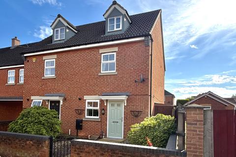 3 bedroom townhouse to rent, Hawthorne Avenue Long Eaton, Long Eaton, Nottingham, Nottinghamshire, NG10