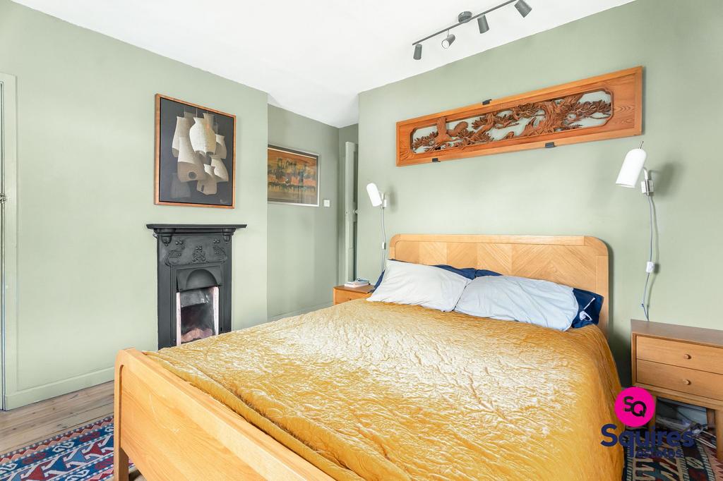 Bedroom, fireplace