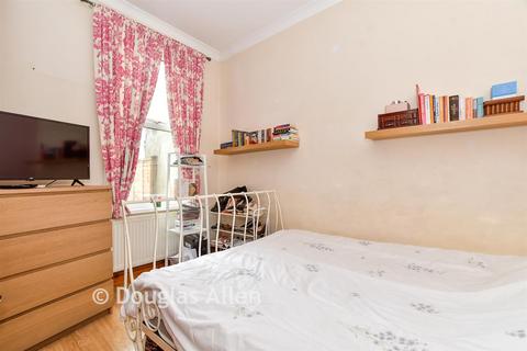 2 bedroom ground floor flat for sale, Haroldstone Road, Walthamstow