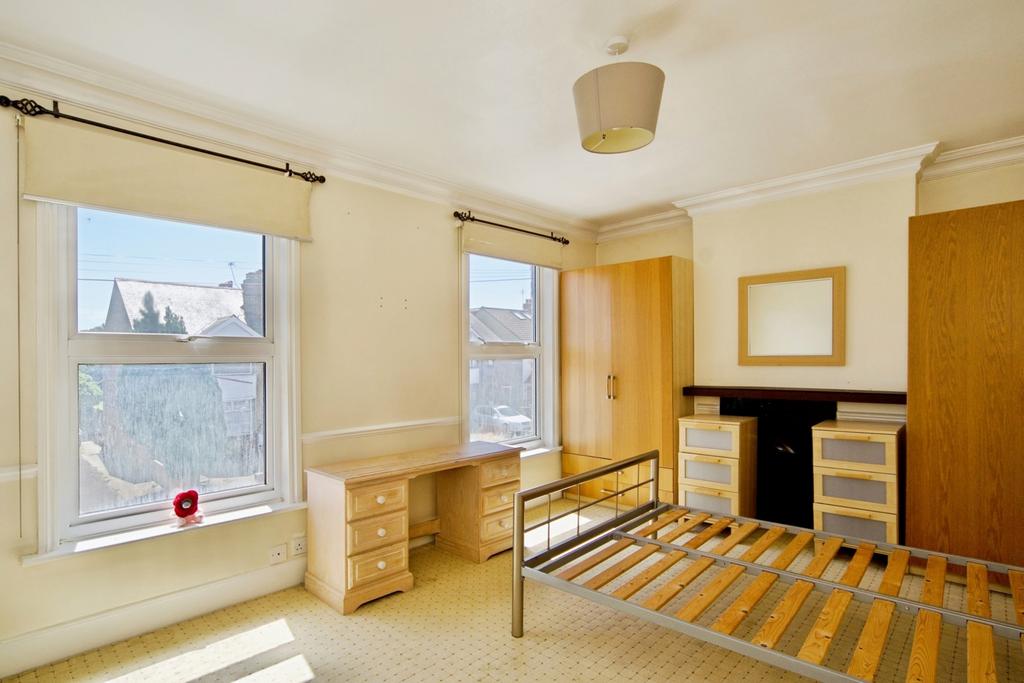 Bedroom, fireplace