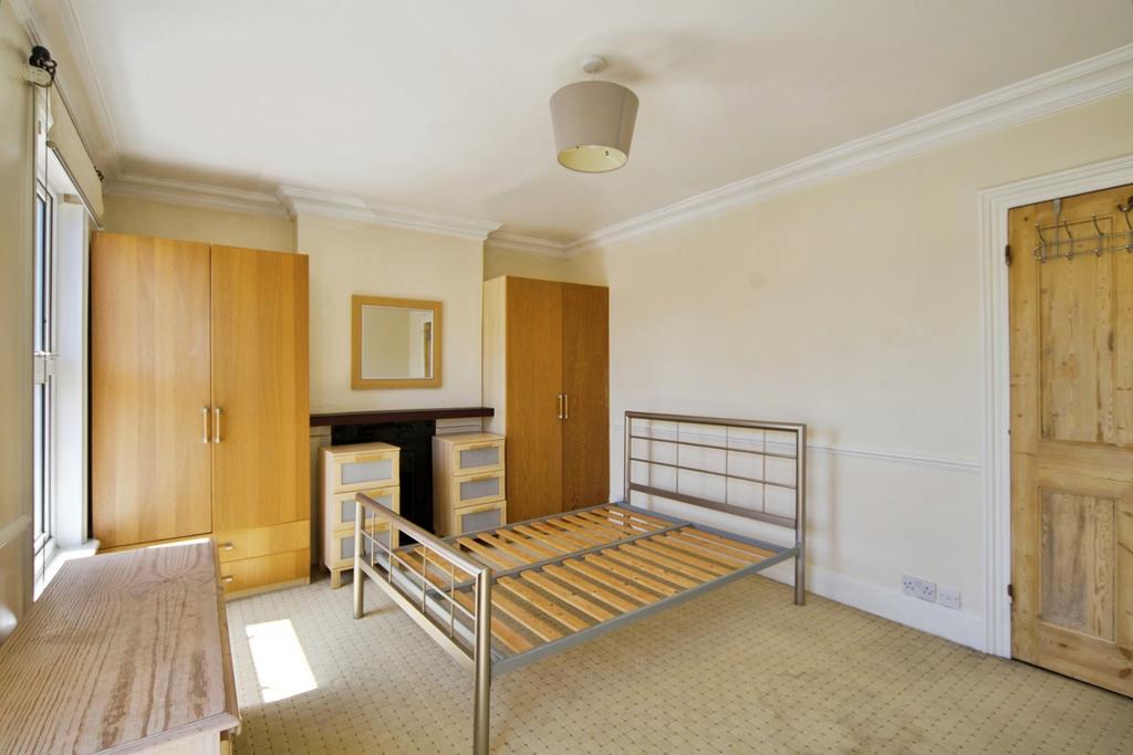 Bedroom, fireplace