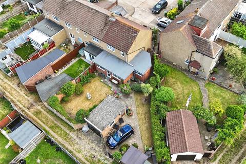 3 bedroom end of terrace house for sale, Peartree Gardens, Romford, RM7