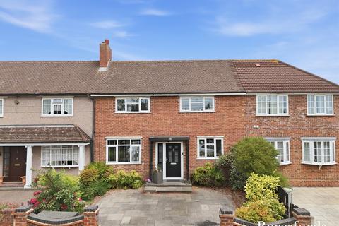 Hood Walk, Romford, RM7