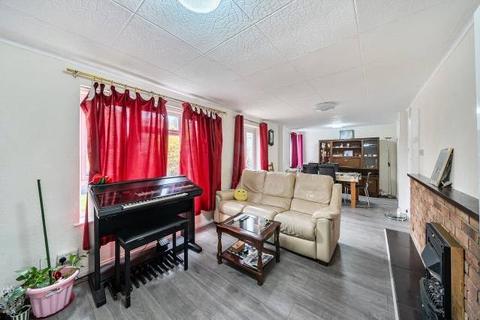 3 bedroom semi-detached house to rent, Masons Road, Headington, Oxford, OX3