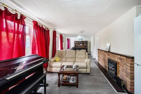 3 bedroom semi-detached house to rent, Masons Road, Headington, Oxford, OX3