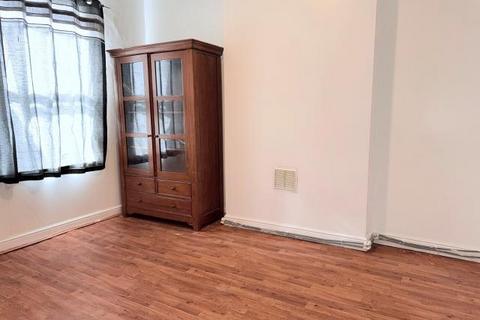 5 bedroom flat to rent, Ewell Road, Surbiton, KT6