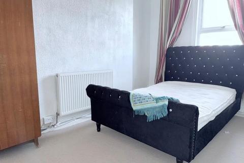 5 bedroom flat to rent, Ewell Road, Surbiton, KT6