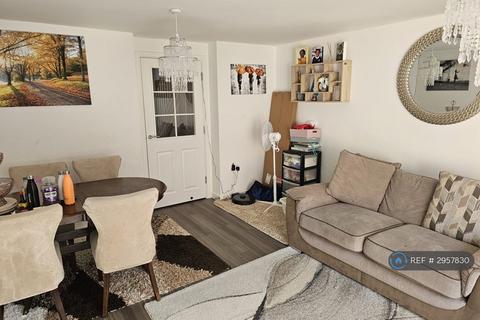 4 bedroom semi-detached house to rent, Divot Way, Basingstoke, RG24