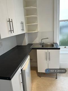 Studio to rent, Spencer Road, Eastbourne, BN21