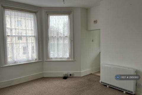 Studio to rent, Spencer Road, Eastbourne, BN21