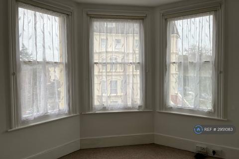 Studio to rent, Spencer Road, Eastbourne, BN21