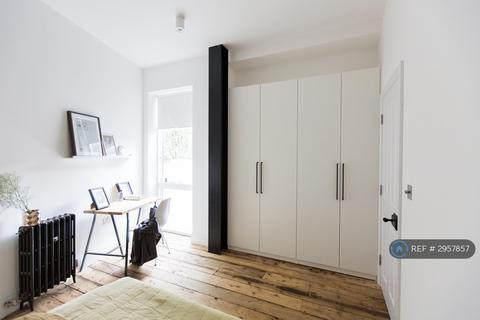 2 bedroom flat to rent, Rosenberg Lofts, London, E8